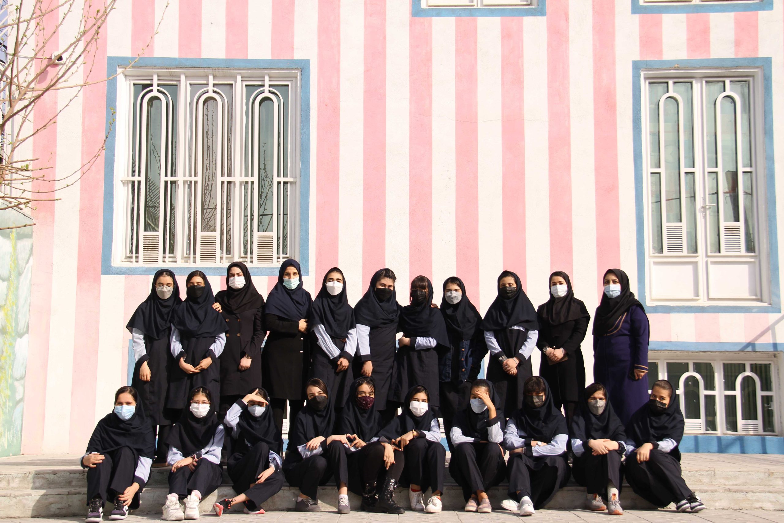 دبیرستان دخترانه غیر انتفاعی اندیشه پارسیان - بهترین دبیرستان دخترانه تهران